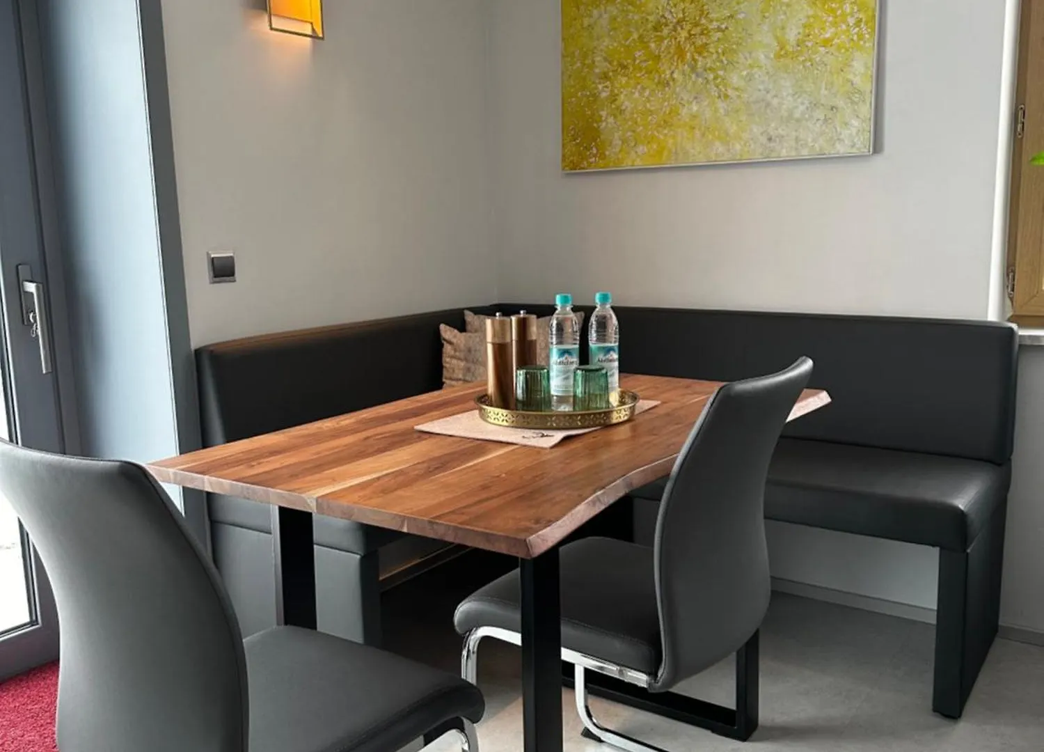 Wpa Apartments - Zimmer- Modernes Apartment Mit Parkplatz,Wifi,Netflix Moosthenning